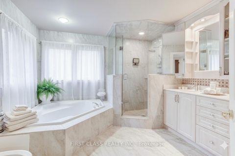 Photo 2 at 333 Weldrick Road E, Observatory, Richmond Hill