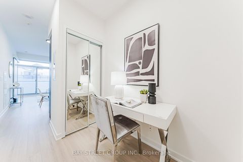 Photo 4 at 4809 - 14 York Street, Waterfront Communities C1, Toronto