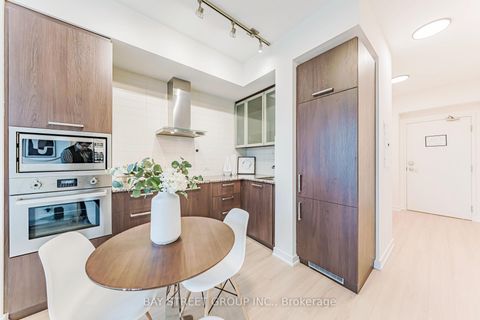 Photo 5 at 4809 - 14 York Street, Waterfront Communities C1, Toronto