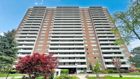 Photo 3 at 813 - 270 Scarlett Road, Smythe, Toronto