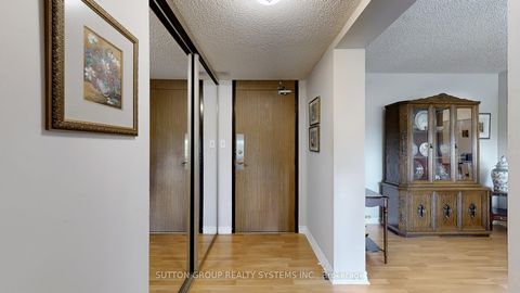 Photo 6 at 813 - 270 Scarlett Road, Smythe, Toronto