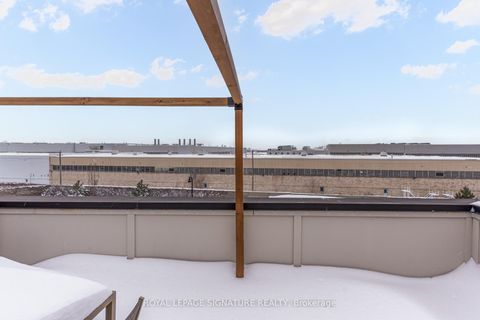 Photo 30 at 4 - 179 William Duncan Road, CFB, Toronto