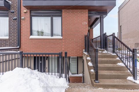 Photo 32 at 4 - 179 William Duncan Road, CFB, Toronto