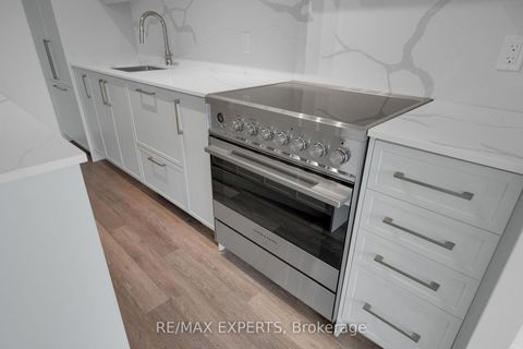 Photo 7 at 203 - 2075 King Road, King City, King