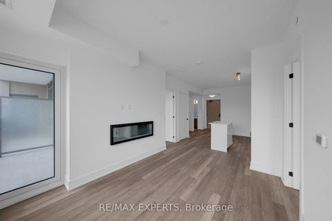 Photo 10 at 203 - 2075 King Road, King City, King