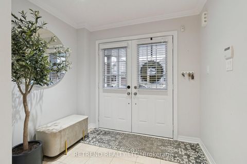 Photo 3 at 6 Summit Drive, Vellore Village, Vaughan