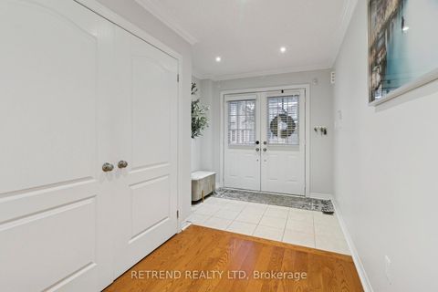 Photo 4 at 6 Summit Drive, Vellore Village, Vaughan