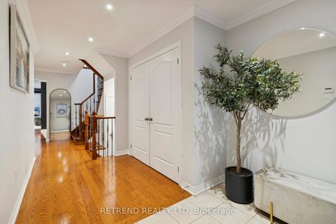 Photo 5 at 6 Summit Drive, Vellore Village, Vaughan