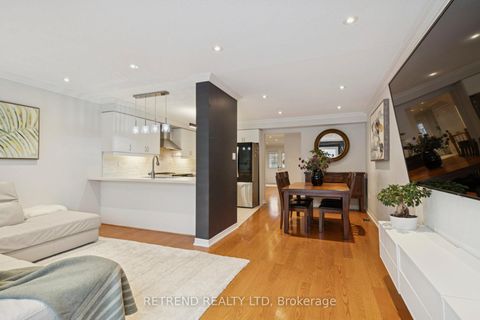 Photo 7 at 6 Summit Drive, Vellore Village, Vaughan