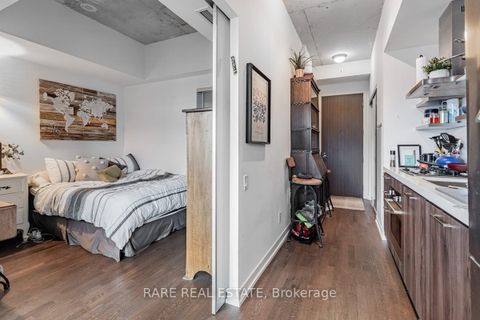 Photo 14 at 1004 - 560 King Street W, Waterfront Communities C1, Toronto