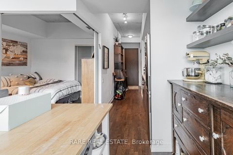 Photo 21 at 1004 - 560 King Street W, Waterfront Communities C1, Toronto