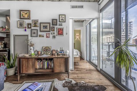 Photo 12 at 701 - 650 King Street W, Waterfront Communities C1, Toronto