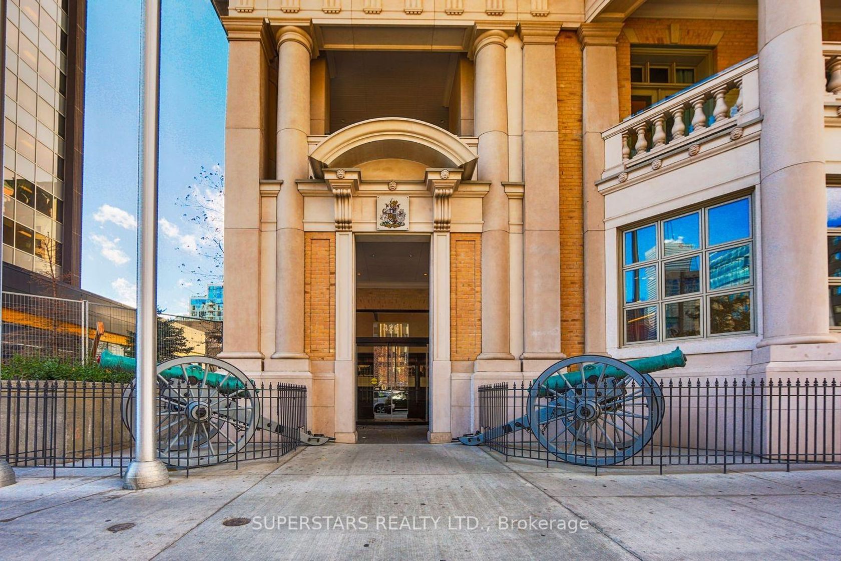 3606 - 426 University Avenue, Chinatown, Toronto photo number 2