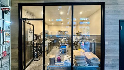 Photo 8 at 1 - 411 Church Street, Yonge Corridor, Toronto