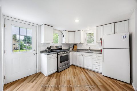 Photo 11 at 742 9th Line, Alcona, Innisfil