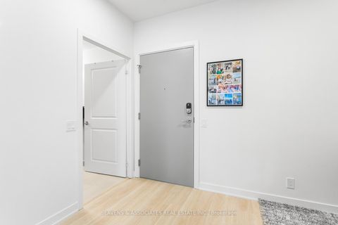 Photo 4 at A719 - 30 Upper Mall Way, Brownridge, Vaughan