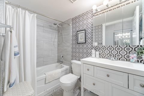 Photo 19 at 1005 - 5 Michael Power Place, City Centre West, Toronto