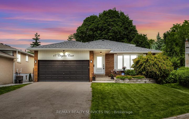 Photo 1 at 17 Croydon Court, Avondale, Brampton