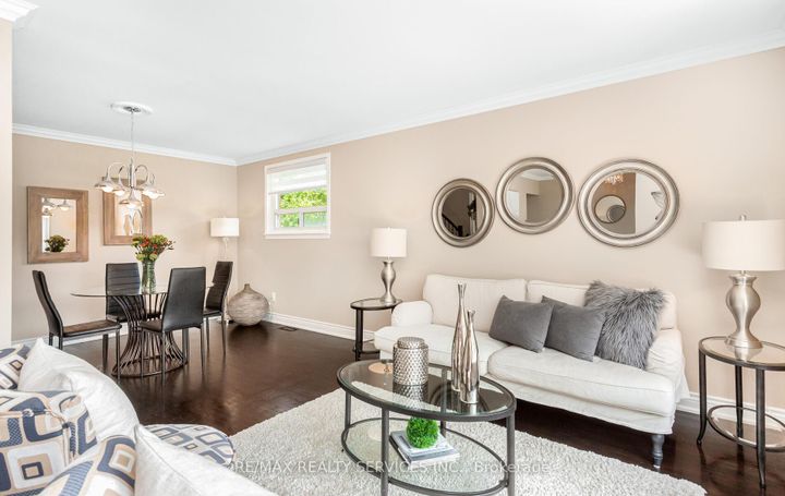 Photo 8 at 17 Croydon Court, Avondale, Brampton