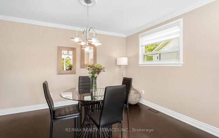 Photo 10 at 17 Croydon Court, Avondale, Brampton