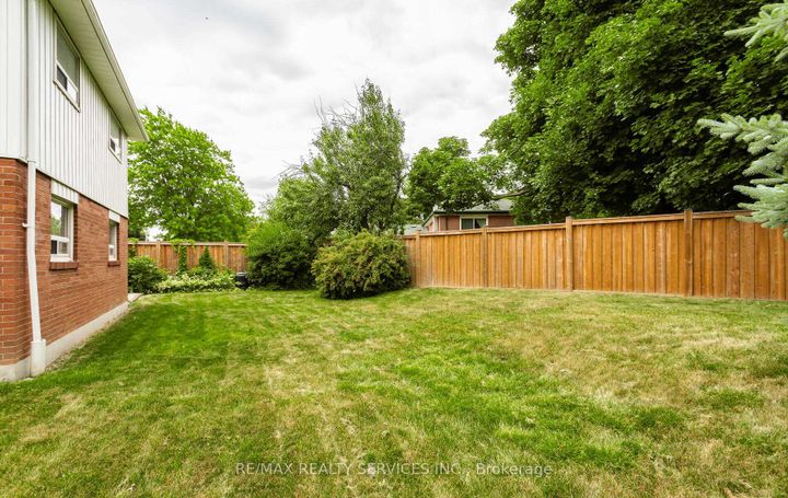 Photo 41 at 17 Croydon Court, Avondale, Brampton