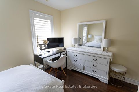 Photo 17 at 1 - 1 Hargrave Lane, York Mills, Toronto