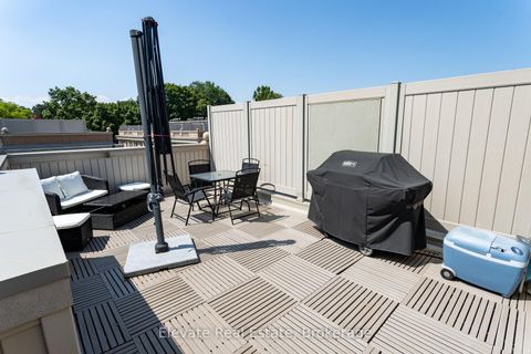 Photo 28 at 1 - 1 Hargrave Lane, York Mills, Toronto