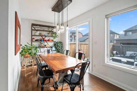 Photo 11 at 194 Kincardine Street, Kleinburg, Vaughan