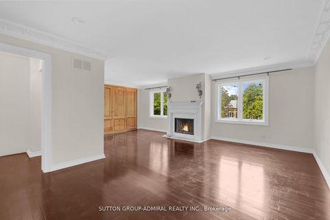 Photo 15 at 48 Berkindale Drive, Windfields, Toronto