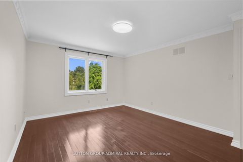 Photo 18 at 48 Berkindale Drive, Windfields, Toronto