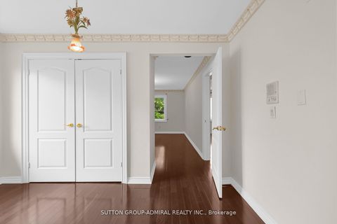 Photo 25 at 48 Berkindale Drive, Windfields, Toronto