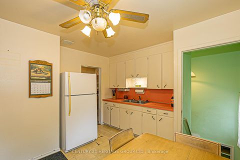 Photo 8 at 116 Longford Drive, London, Newmarket