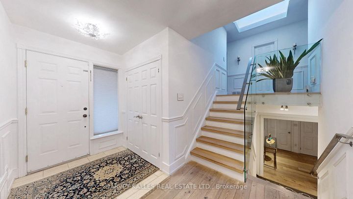 Photo 1 at 7 Hawksbury Drive, Bayview Village, Toronto
