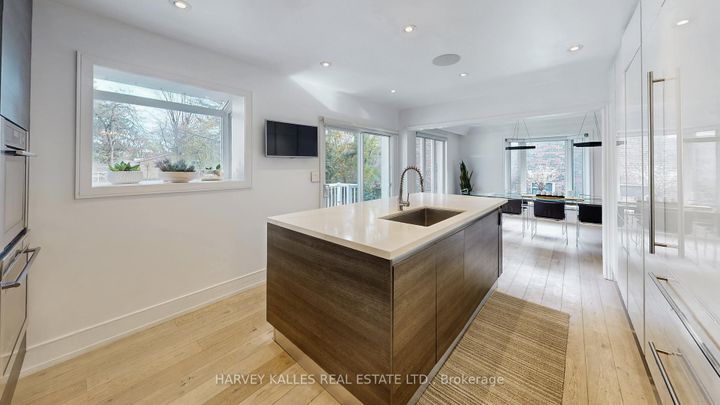 Photo 12 at 7 Hawksbury Drive, Bayview Village, Toronto