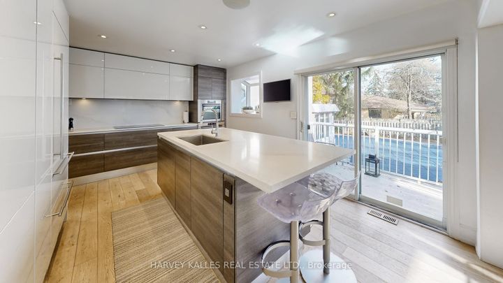 Photo 14 at 7 Hawksbury Drive, Bayview Village, Toronto
