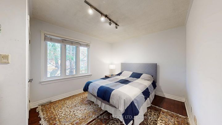 Photo 23 at 7 Hawksbury Drive, Bayview Village, Toronto