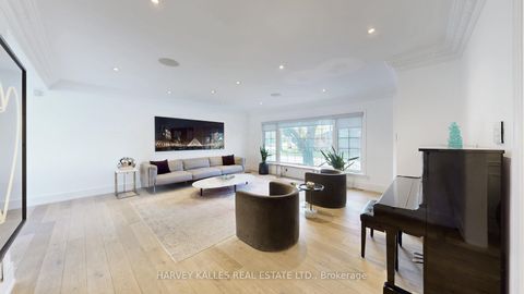 Photo 2 at 7 Hawksbury Drive, Bayview Village, Toronto