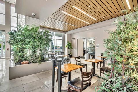 Photo 1 at 1609A - 9608 Yonge Street, North Richvale, Richmond Hill