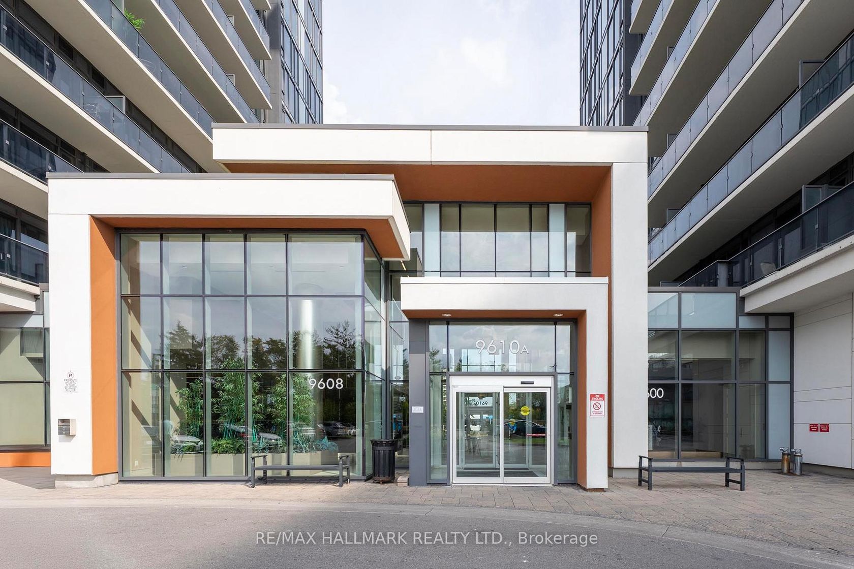 1609A - 9608 Yonge Street, North Richvale, Richmond Hill photo number 2