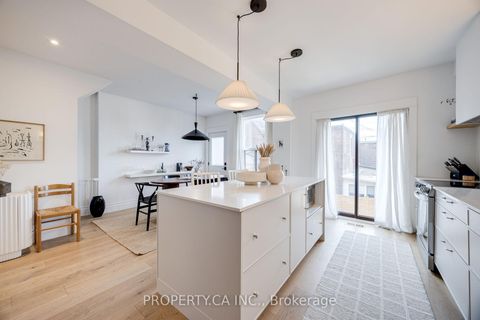 Photo 2 at 1287 Davenport Road, Junction, Toronto
