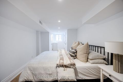 Photo 15 at 1287 Davenport Road, Junction, Toronto