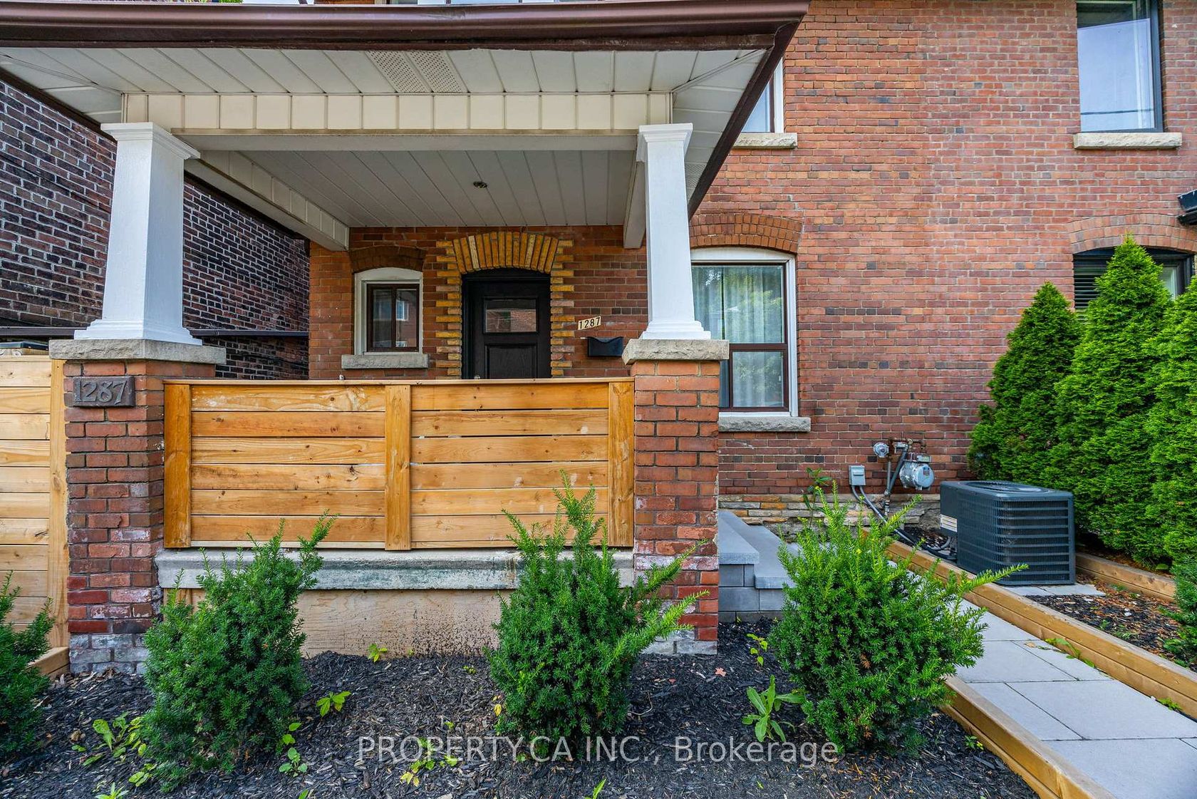 1287 Davenport Road, Junction, Toronto photo 8