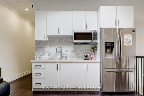 Photo 4 at 600 Parliament Street, North St. James Town, Toronto