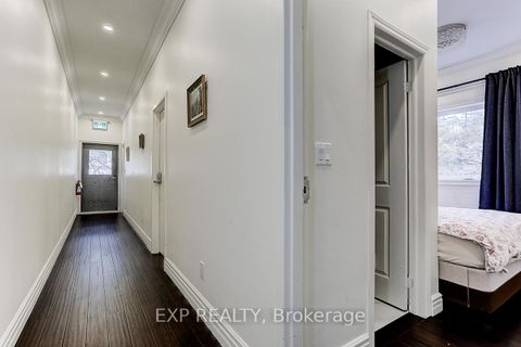 Photo 10 at 600 Parliament Street, North St. James Town, Toronto