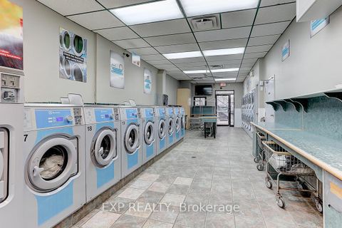 Photo 12 at 600 Parliament Street, North St. James Town, Toronto