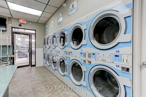 Photo 13 at 600 Parliament Street, North St. James Town, Toronto