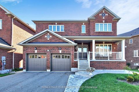 Photo 3 at 19 Richmond Park Drive, Keswick North, Georgina