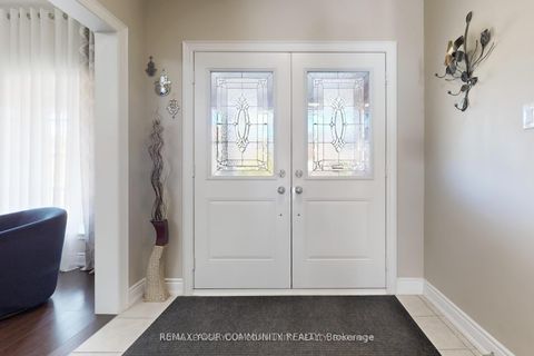 Photo 5 at 19 Richmond Park Drive, Keswick North, Georgina