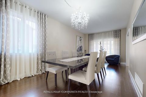 Photo 7 at 19 Richmond Park Drive, Keswick North, Georgina