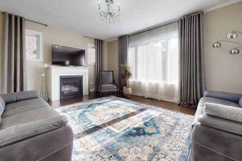 Photo 9 at 19 Richmond Park Drive, Keswick North, Georgina